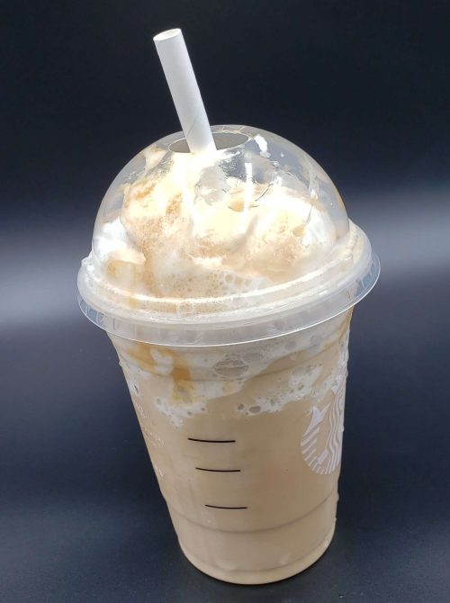 giant-paper-straw-in-frappe-1-500x670